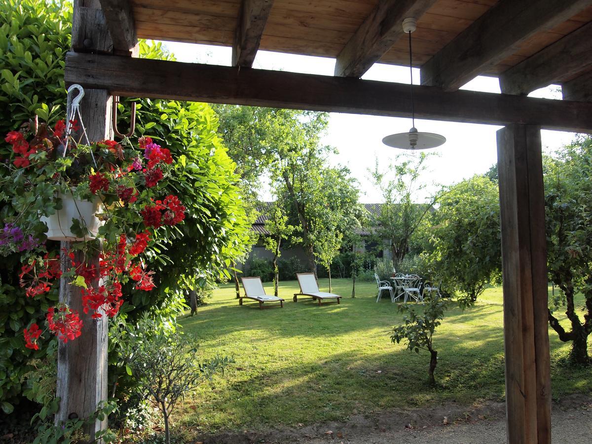 Les Jardins De Lily Hotell Saint-Léonard-de-Noblat Exteriör bild