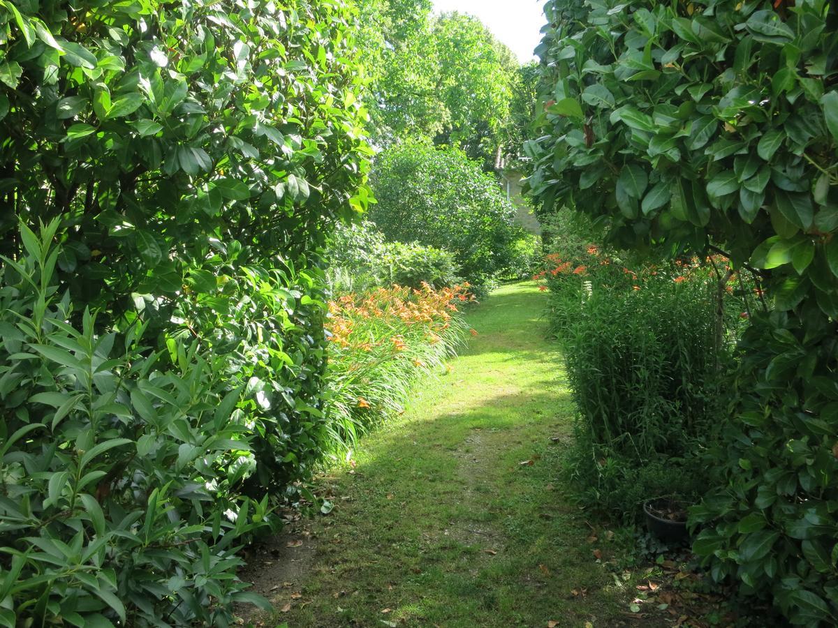 Les Jardins De Lily Hotell Saint-Léonard-de-Noblat Exteriör bild