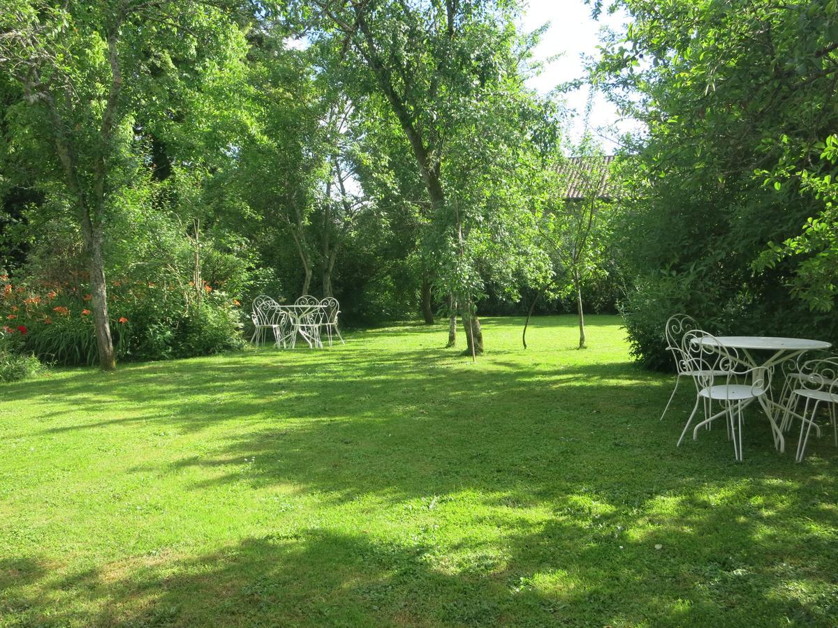 Les Jardins De Lily Hotell Saint-Léonard-de-Noblat Exteriör bild