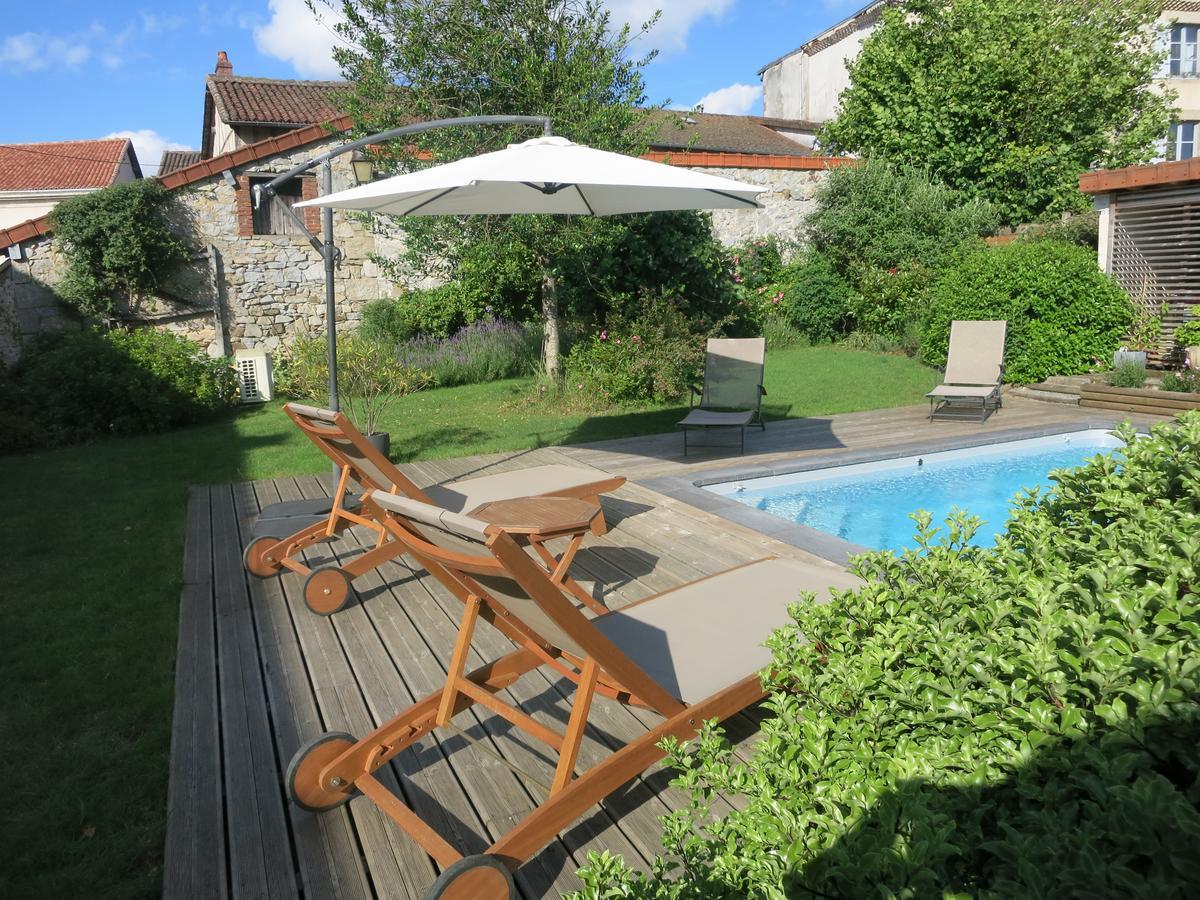 Les Jardins De Lily Hotell Saint-Léonard-de-Noblat Exteriör bild