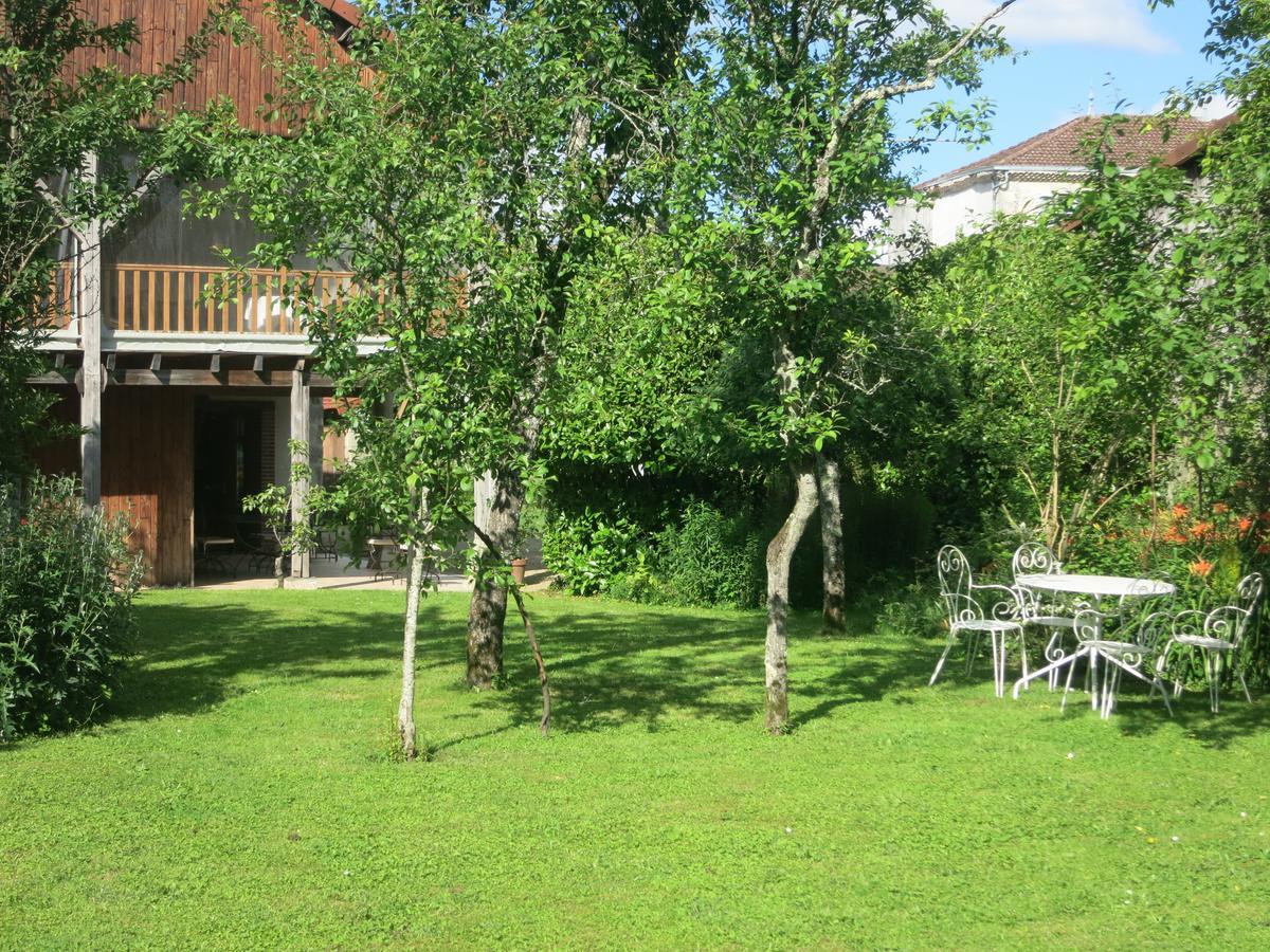 Les Jardins De Lily Hotell Saint-Léonard-de-Noblat Exteriör bild